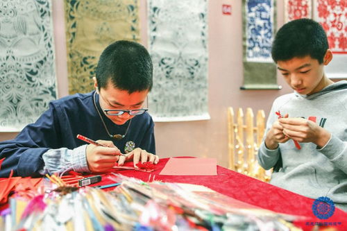 走進非遺 剪紙 樺樹皮畫 麥秸畫 手工布藝 黑陶 烙畫葫蘆 走進冰雪非遺節特色 傳承 展區